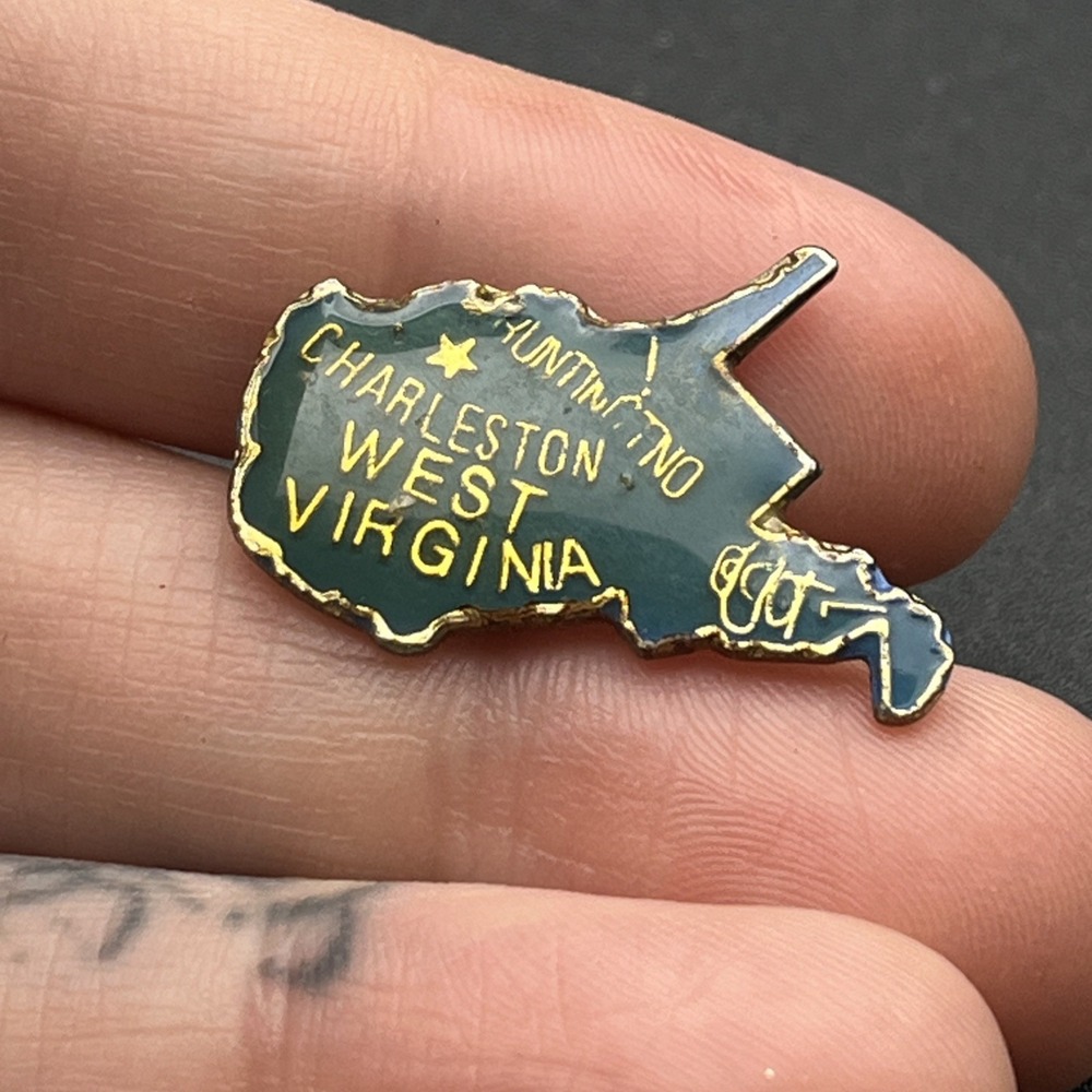 West Virginia Charleston State Outline United States Of America Lapel‎ Hat Pin